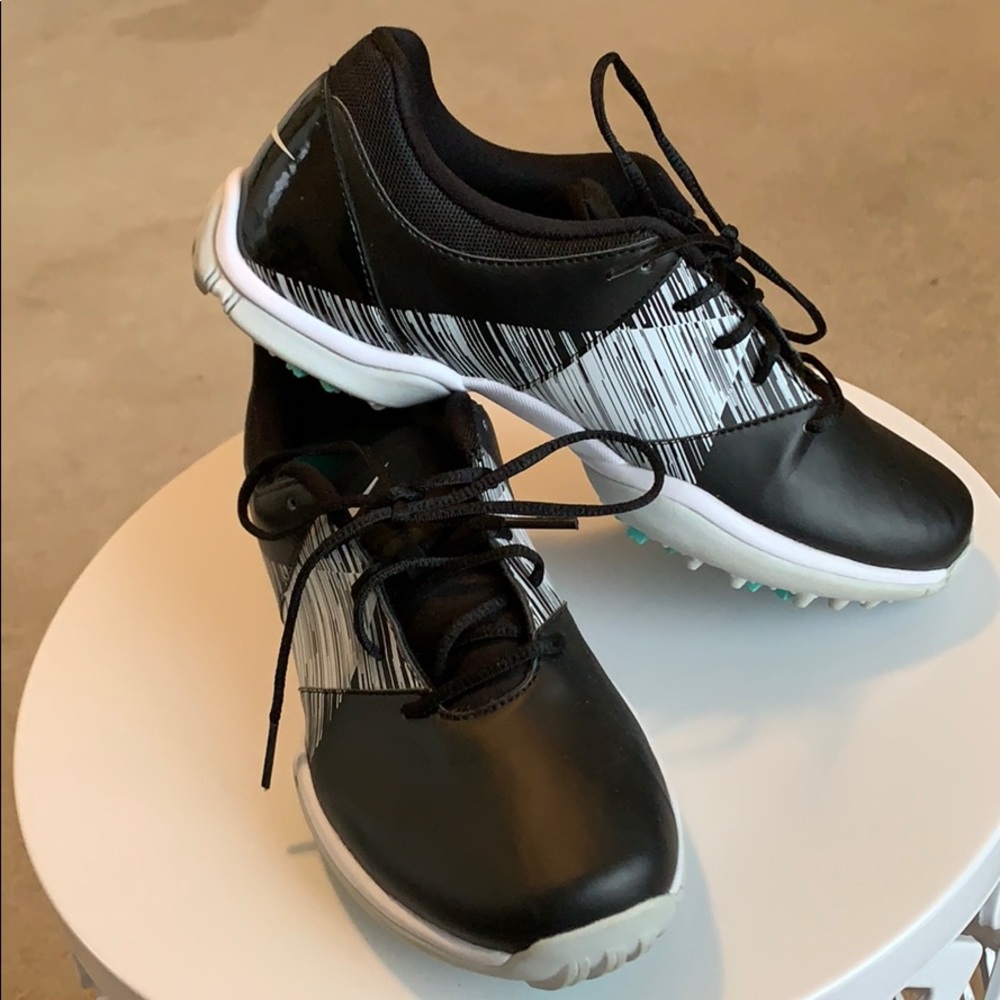 Nike Golf shoes sz 5